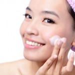 Có nên dùng kem tắm trắng da cấp tốc